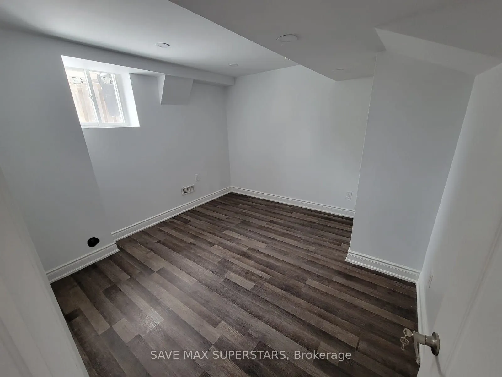 32 Westminster Circle, #Lower