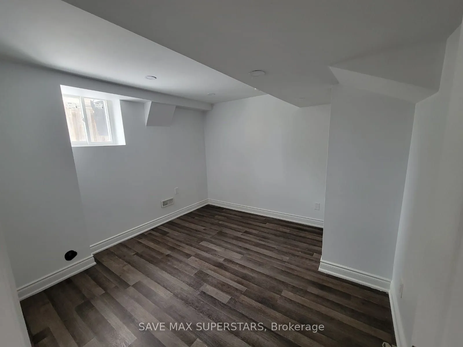 32 Westminster Circle, #Lower