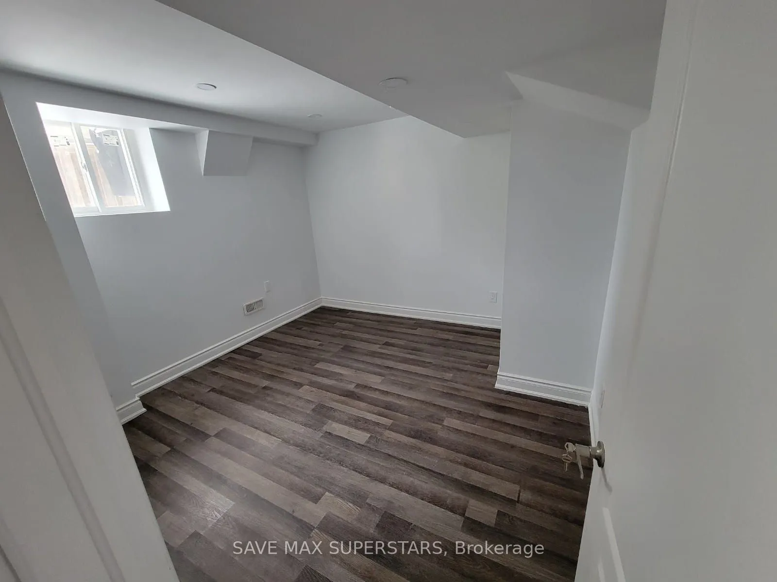 32 Westminster Circle, #Lower