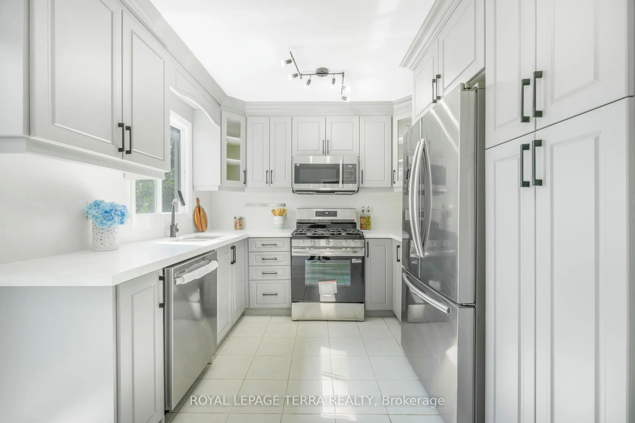 67 Livingstone Street W