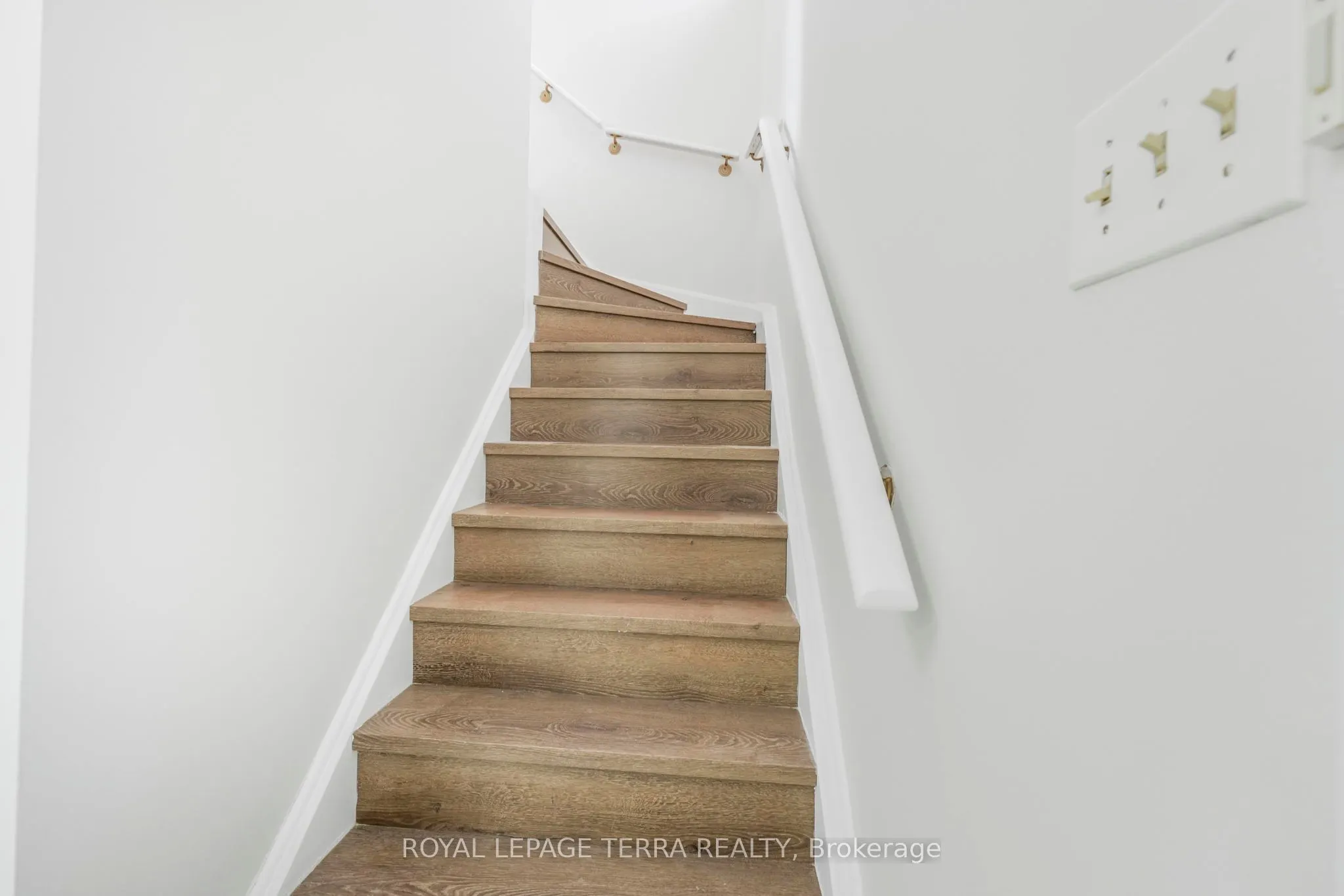 67 Livingstone Street W