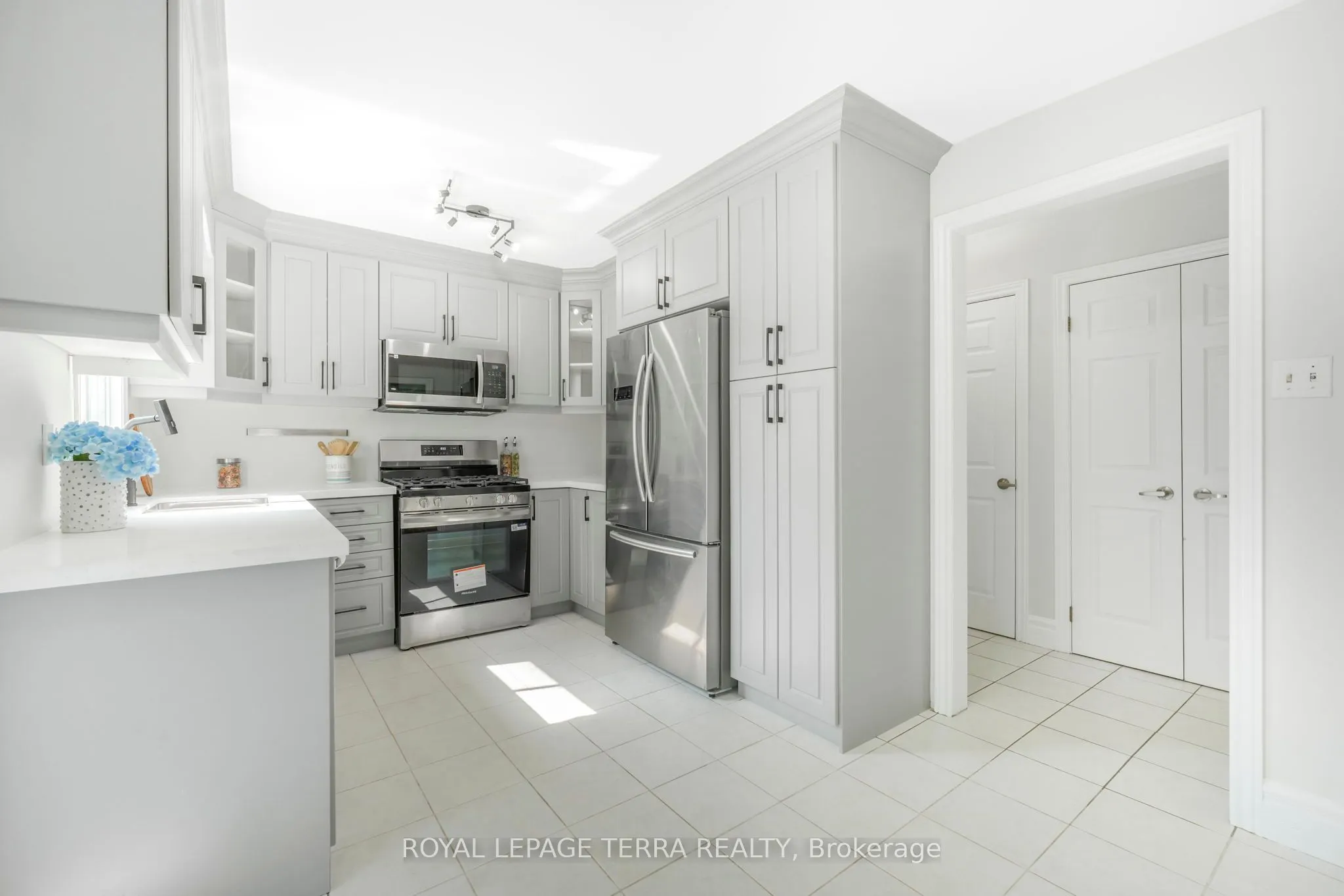67 Livingstone Street W