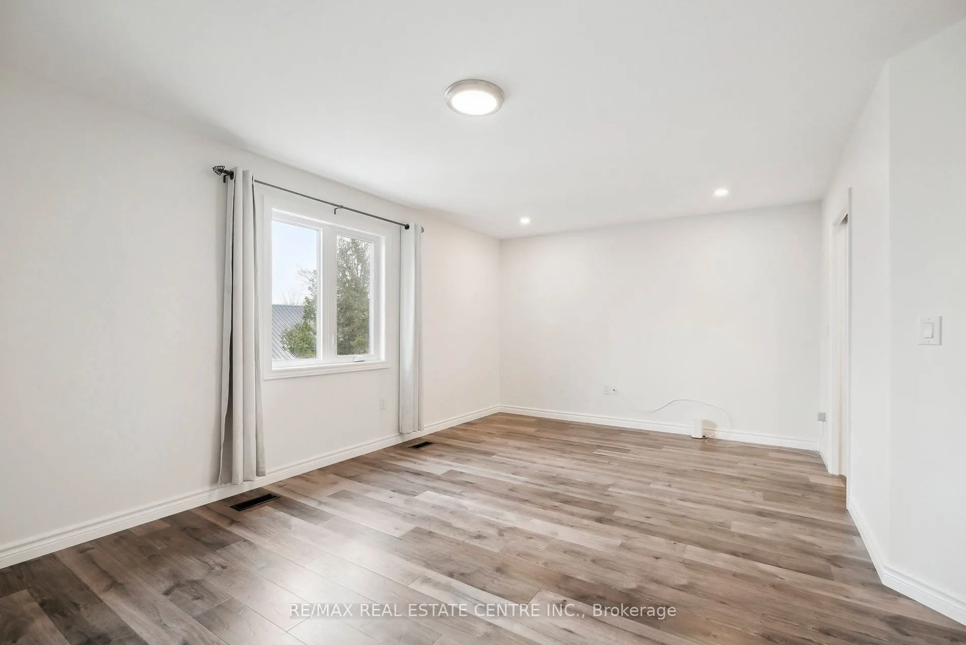 144 Memorial Avenue