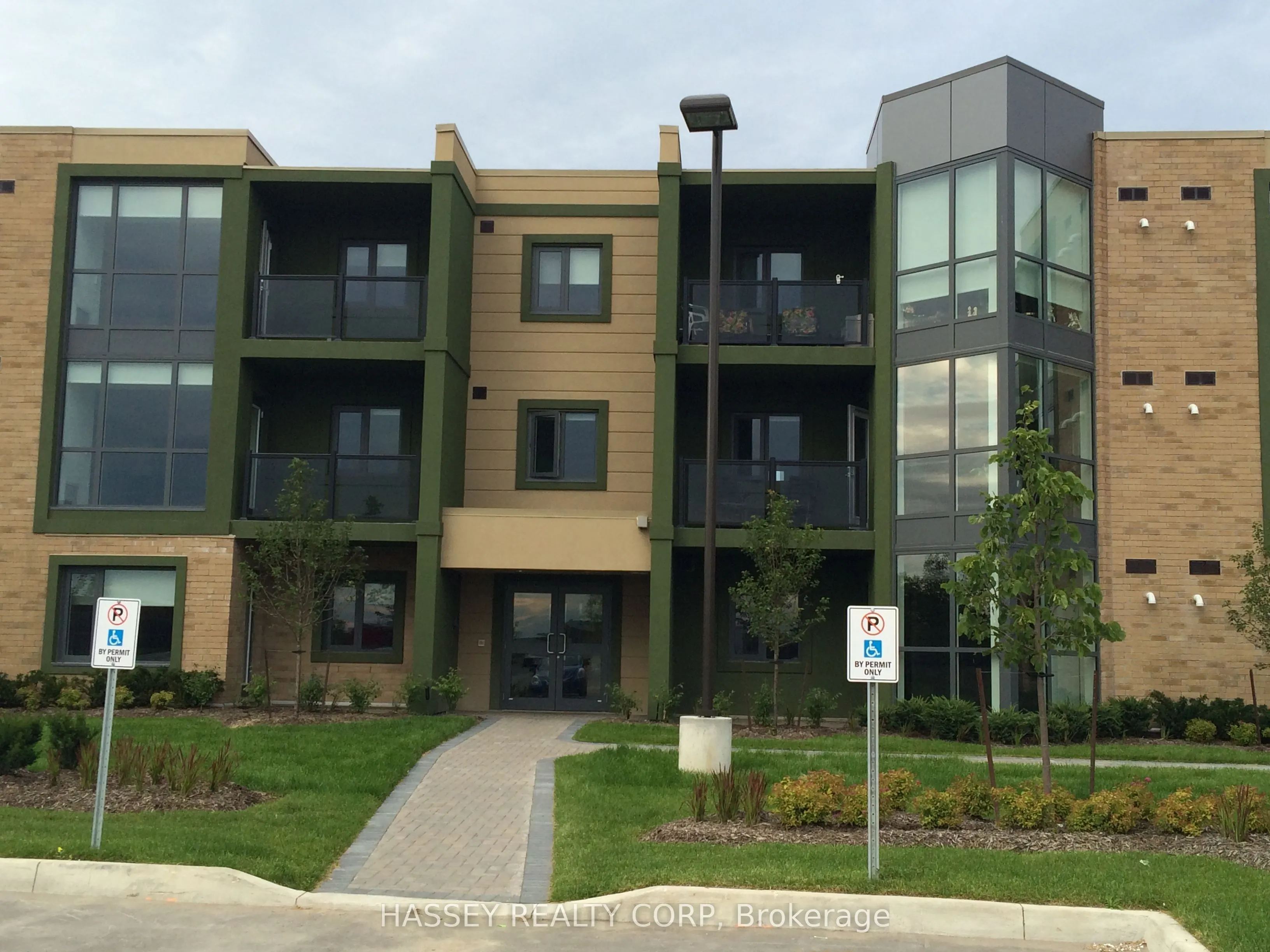 12 Royal Parkside Drive, #107