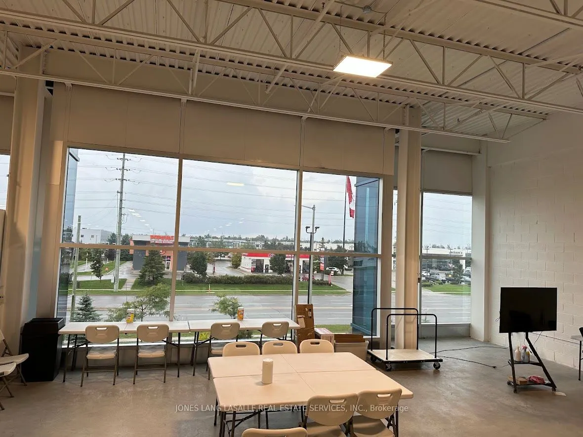 204 Mapleview Drive W, #7