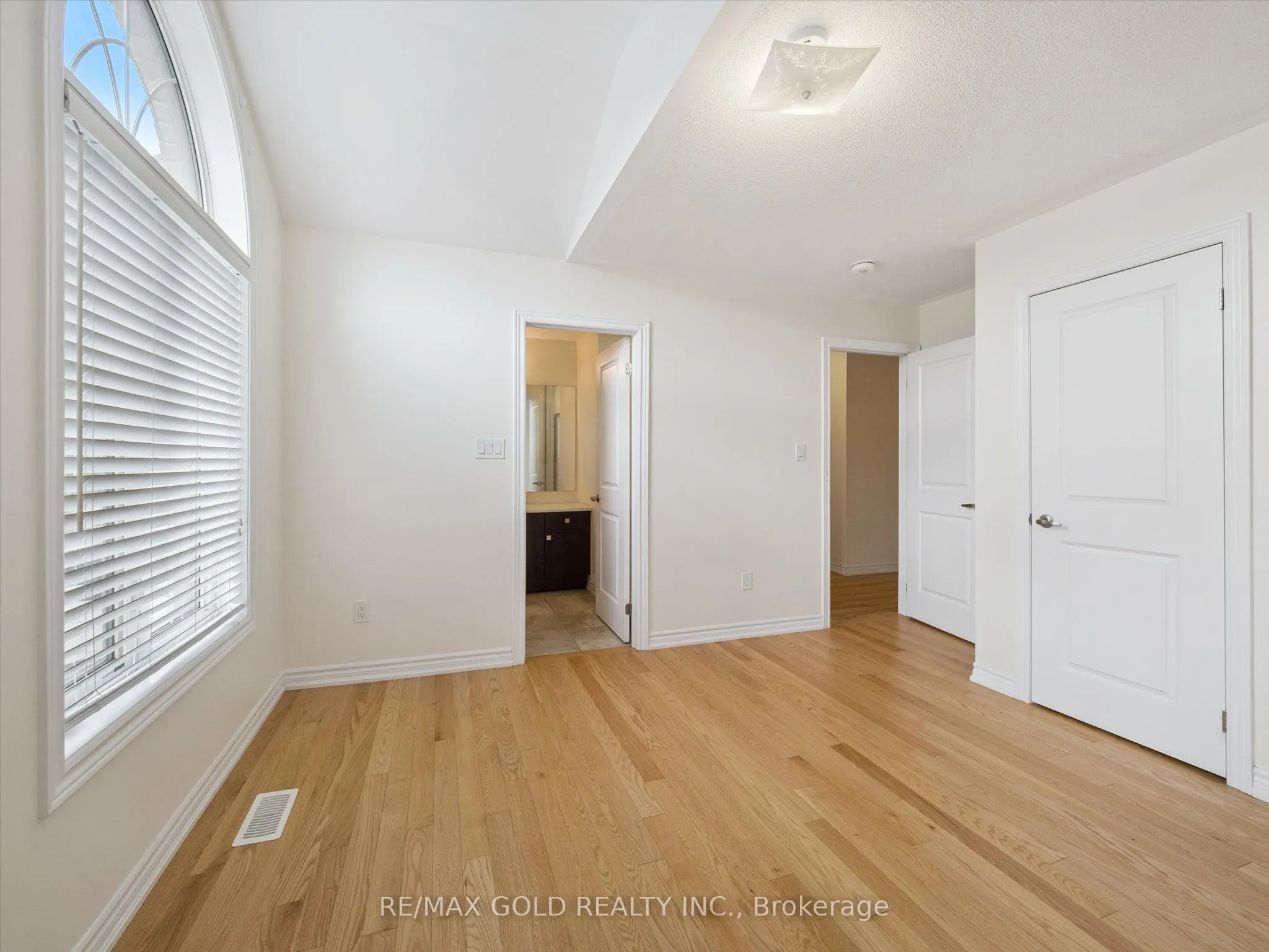 6 Bannister Road, #Upper