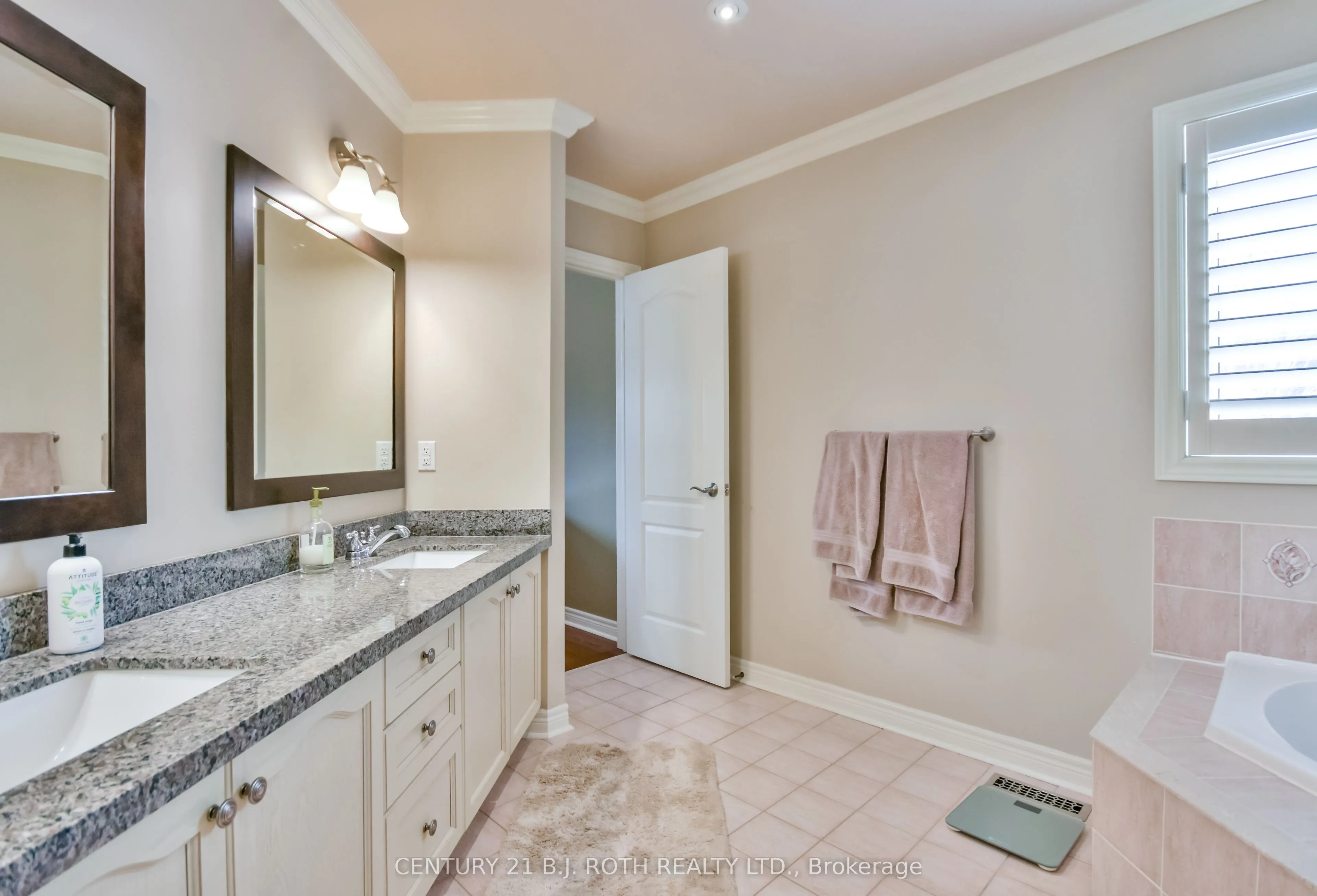38 Camelot Square