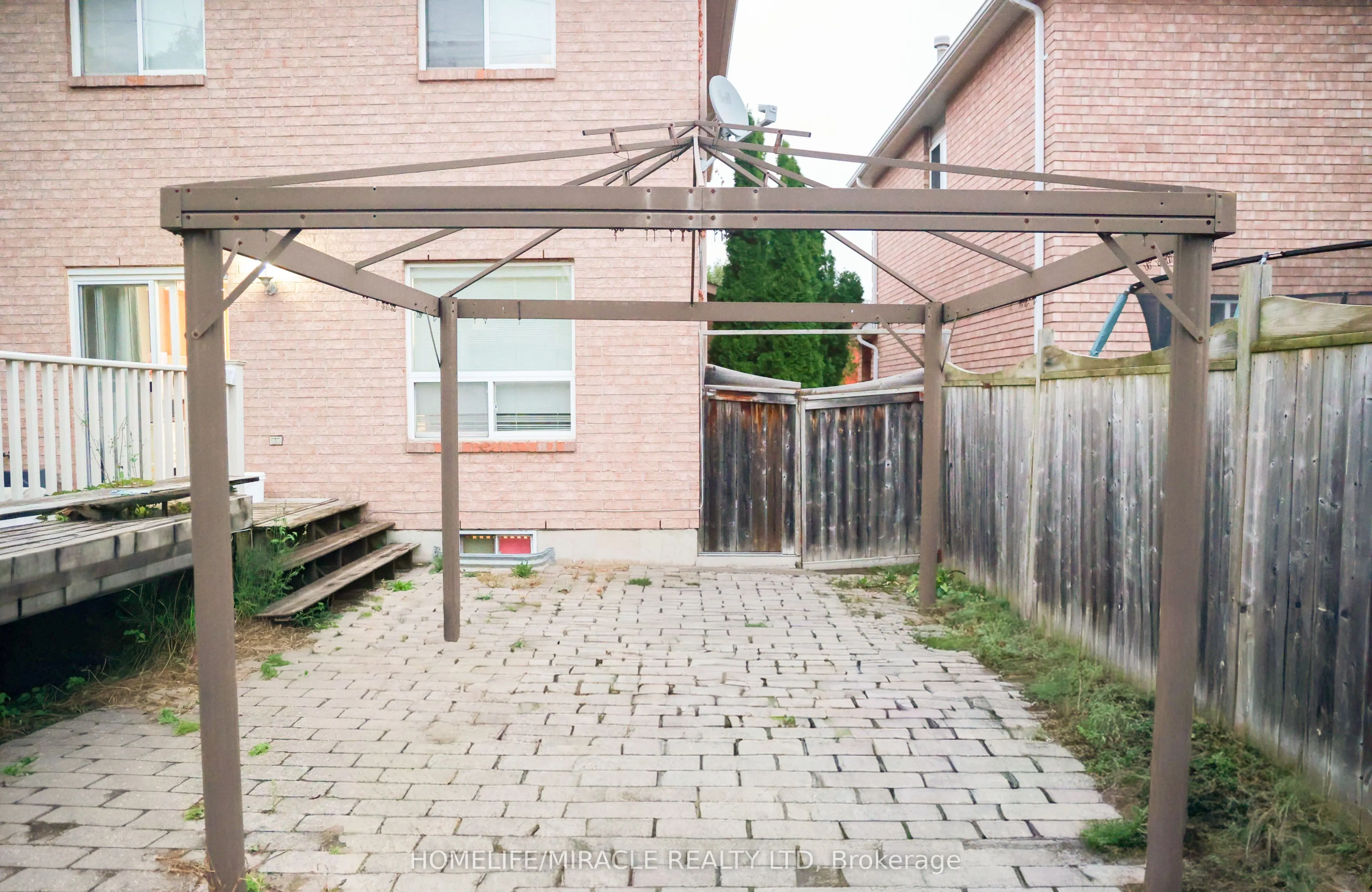 67 Stollar Boulevard W