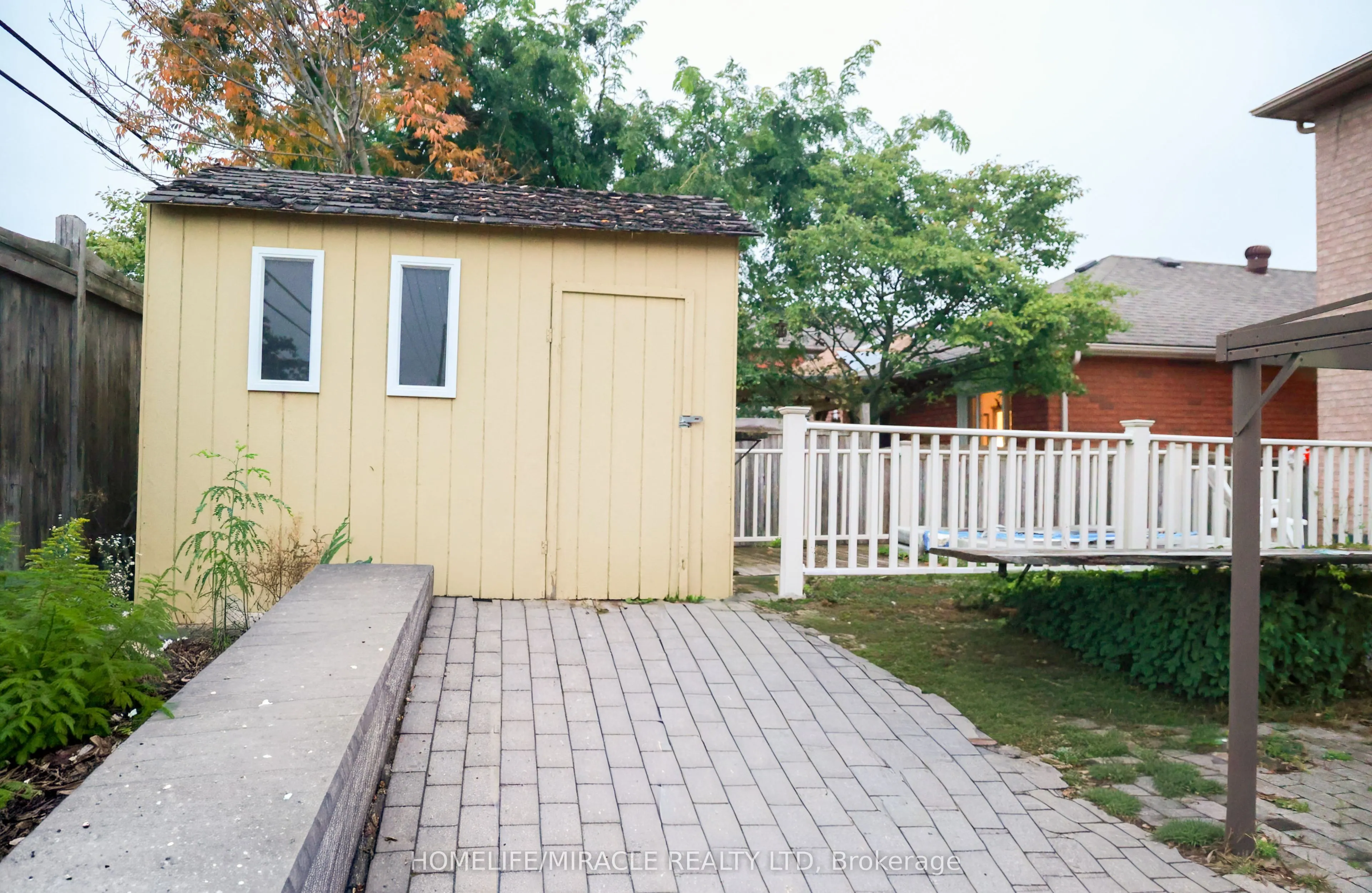 67 Stollar Boulevard W