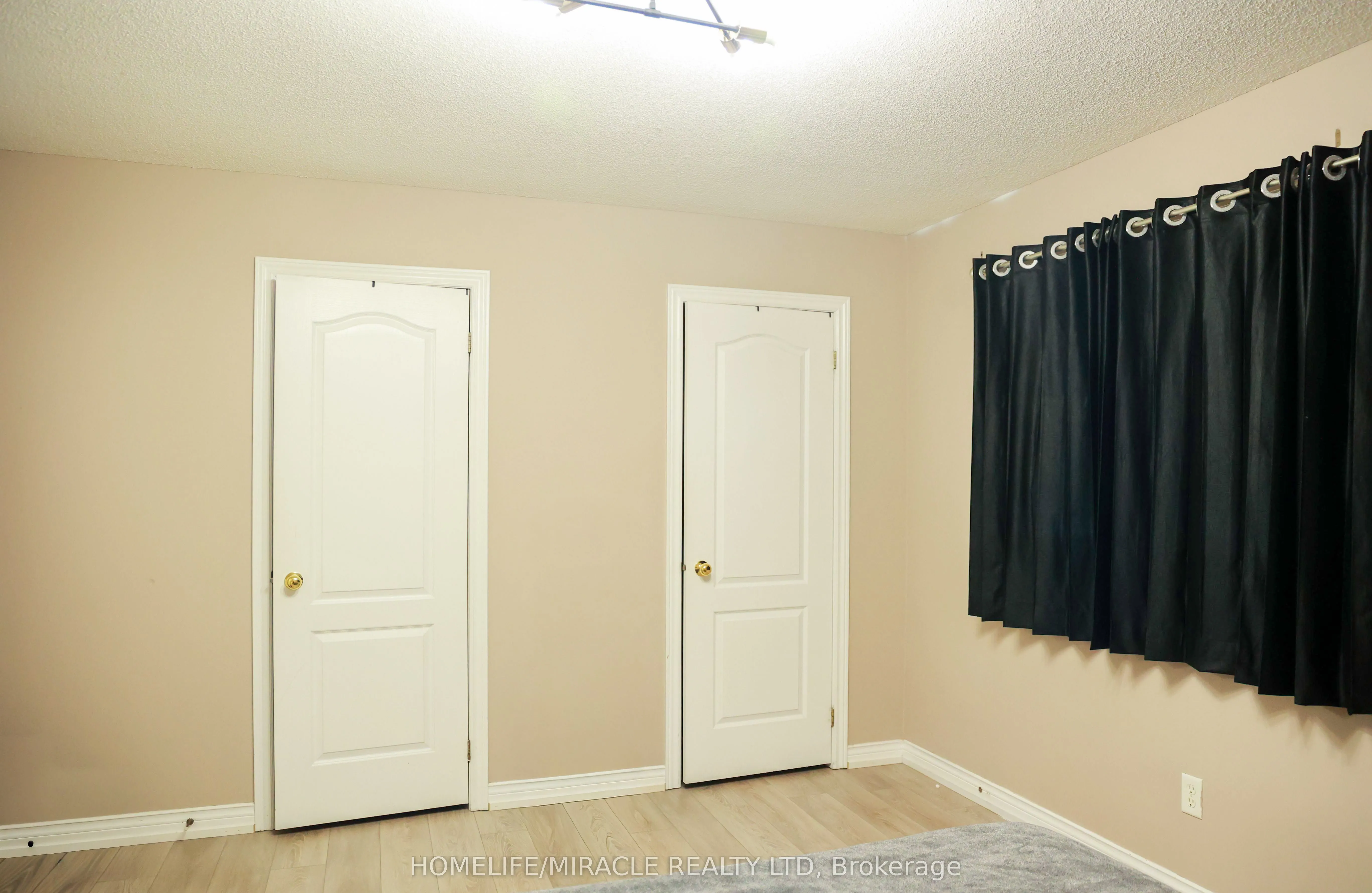 67 Stollar Boulevard W