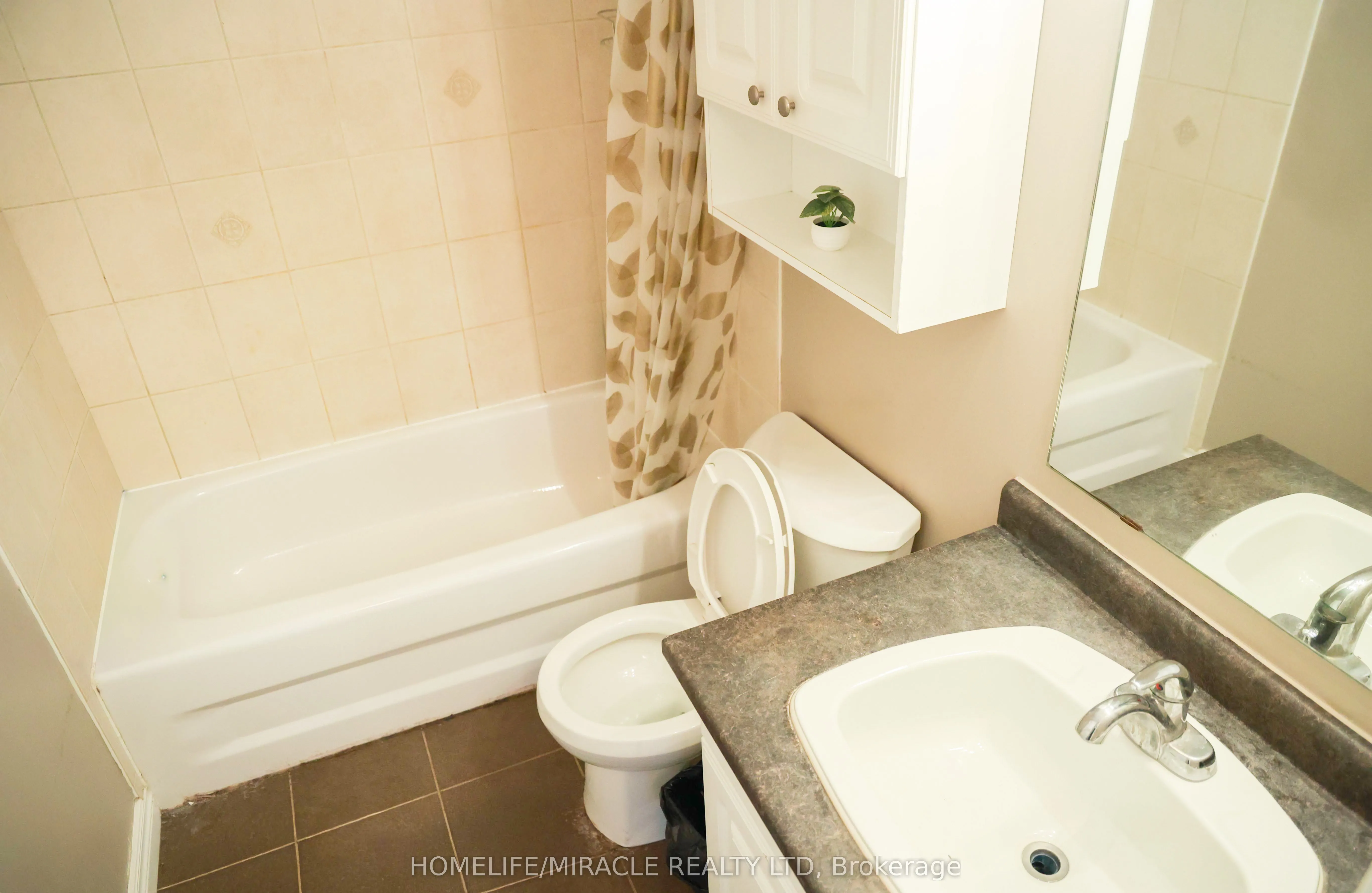 67 Stollar Boulevard W