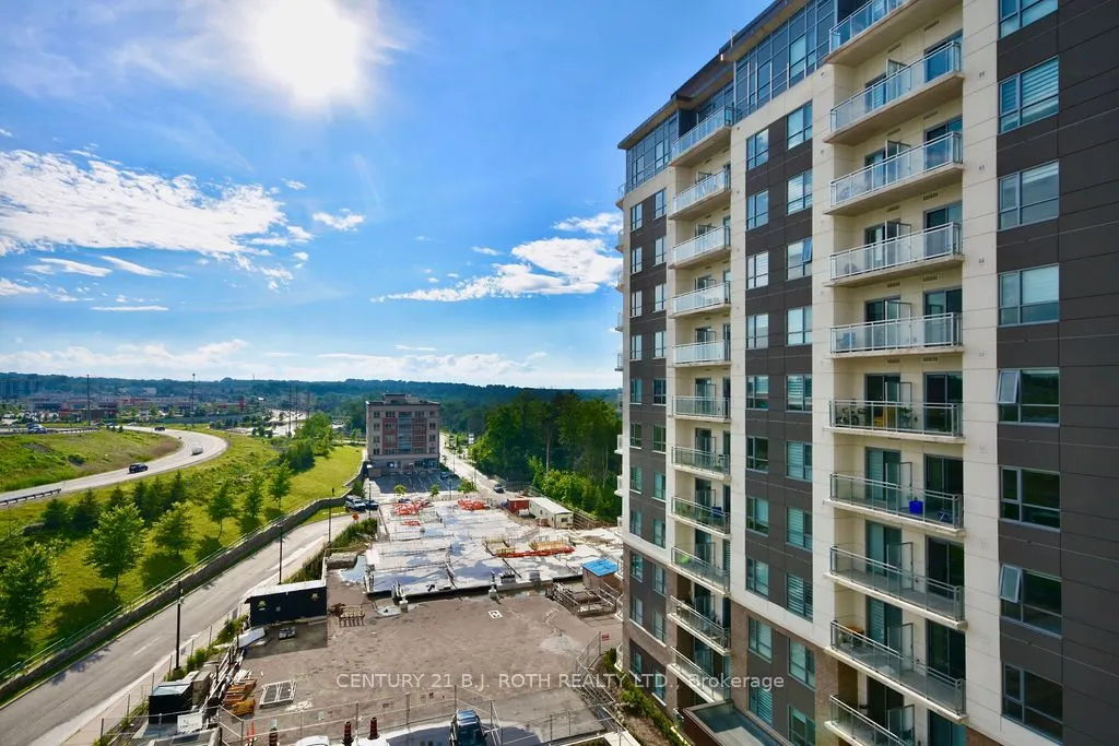 58 Lakeside Terrace, #818