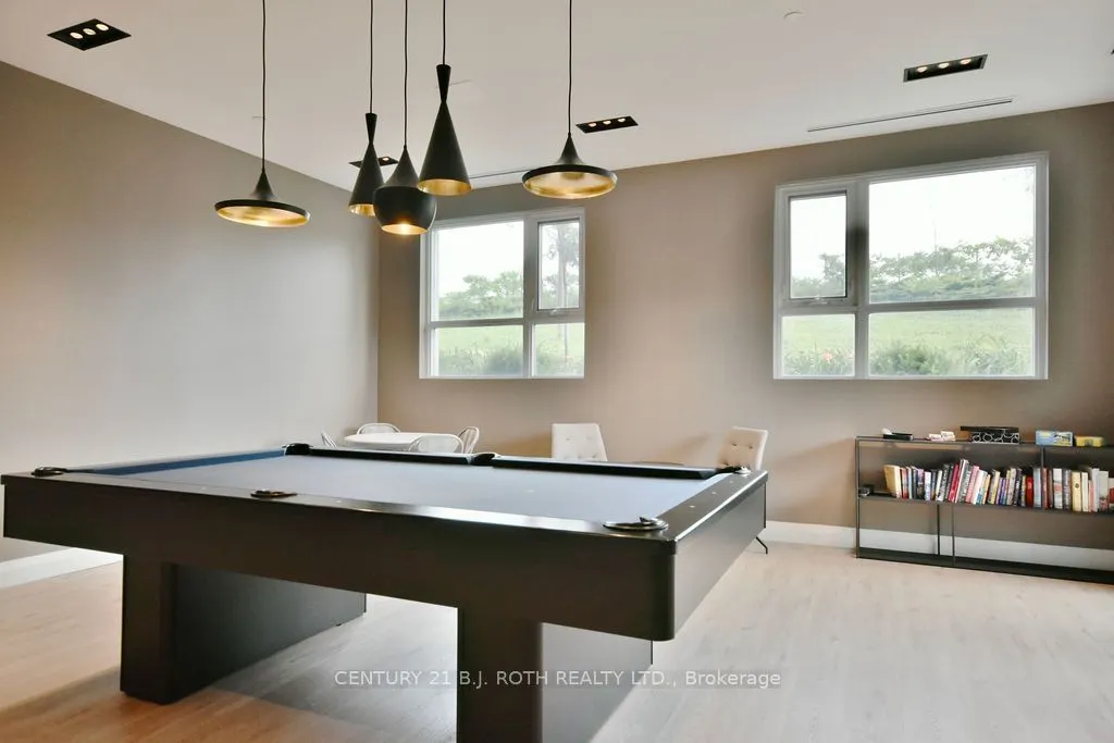 58 Lakeside Terrace, #818