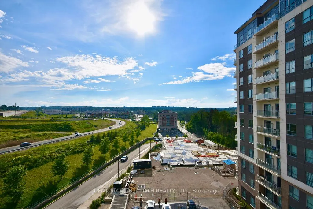 58 Lakeside Terrace, #818