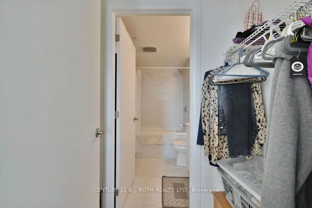 58 Lakeside Terrace, #818