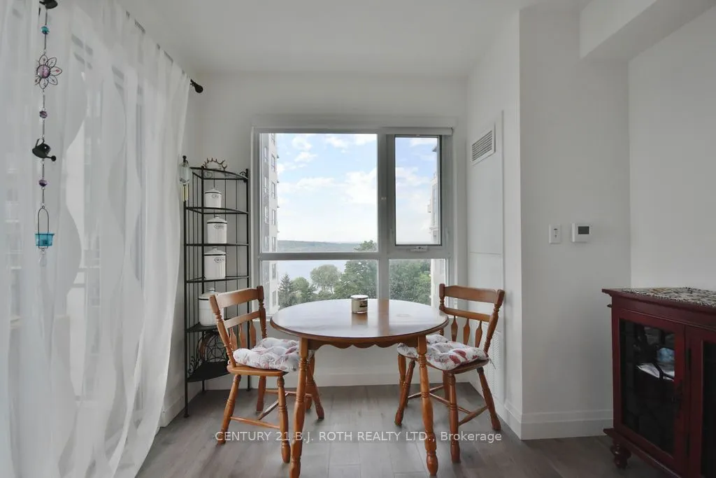 58 Lakeside Terrace, #818