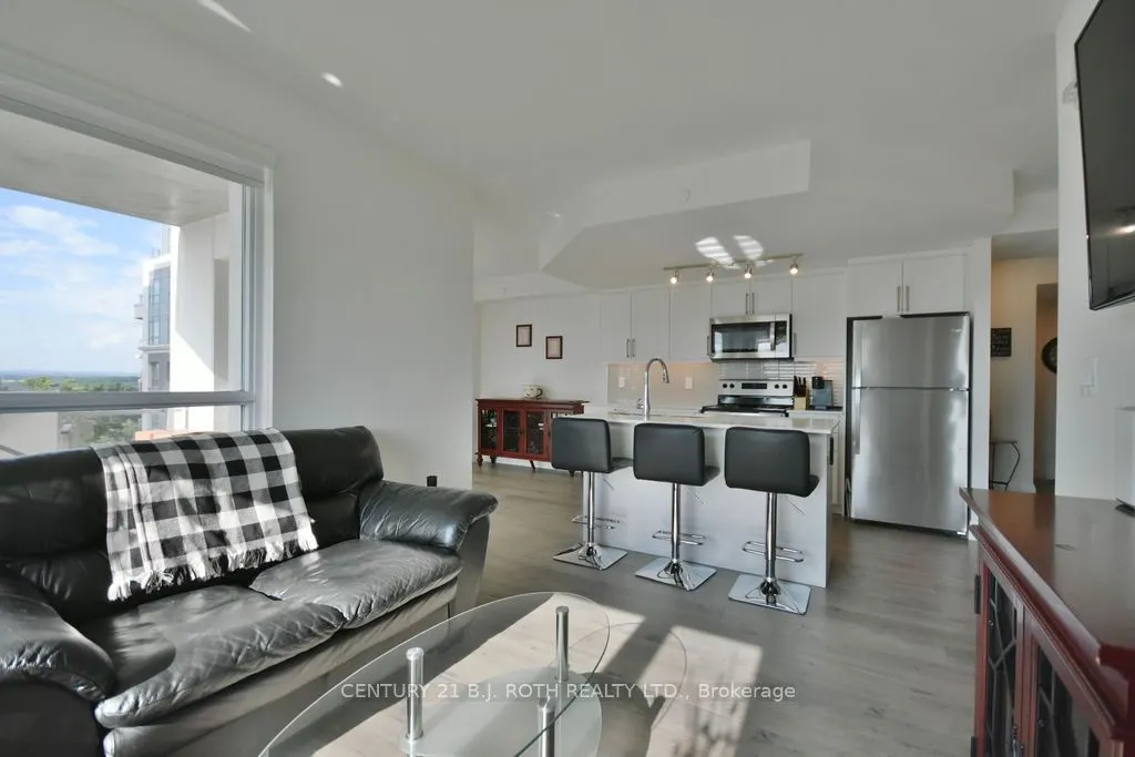 58 Lakeside Terrace, #818