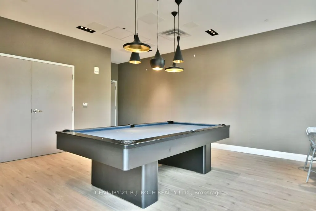 58 Lakeside Terrace, #818