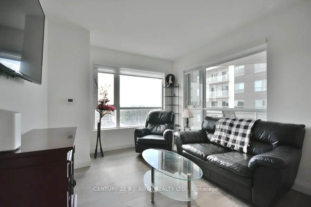 58 Lakeside Terrace, #818
