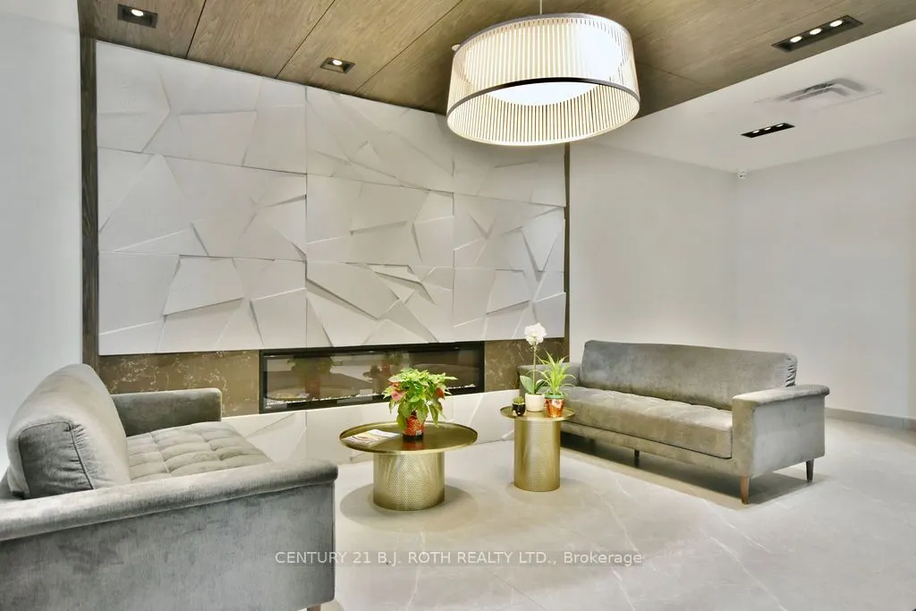 58 Lakeside Terrace, #818