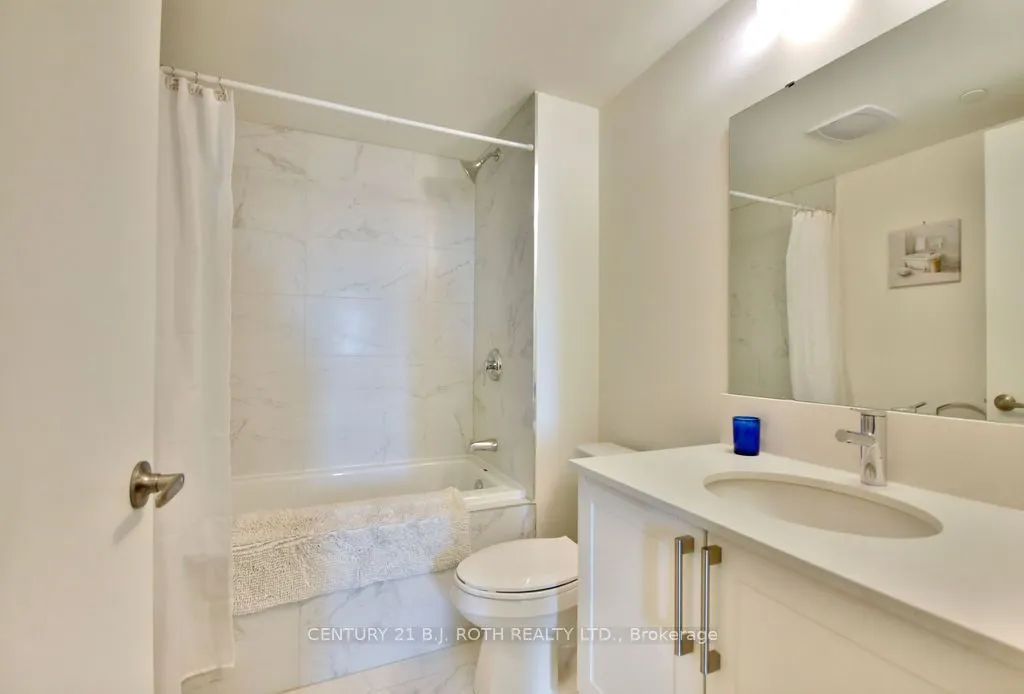 58 Lakeside Terrace, #818