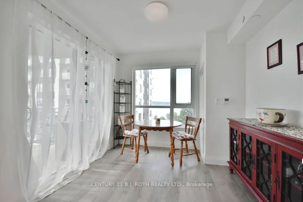 58 Lakeside Terrace, #818