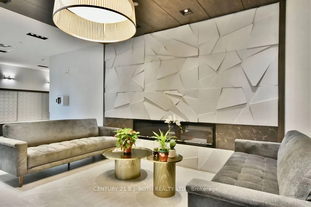 58 Lakeside Terrace, #818