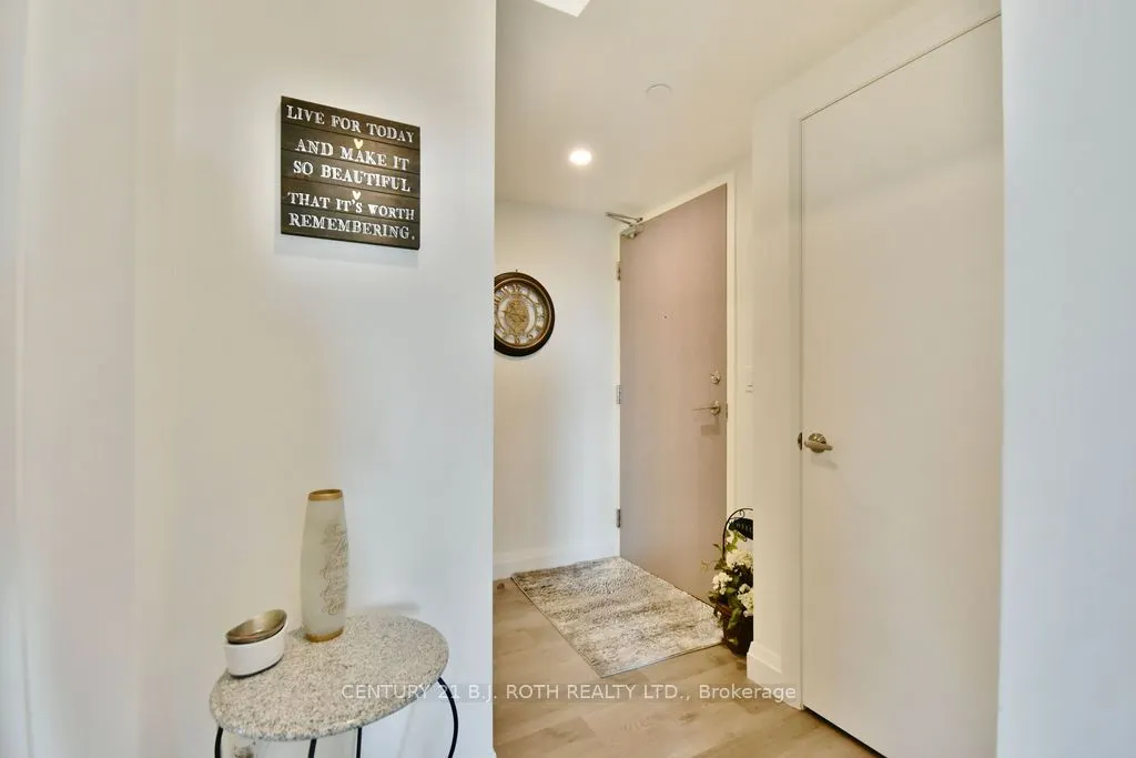 58 Lakeside Terrace, #818