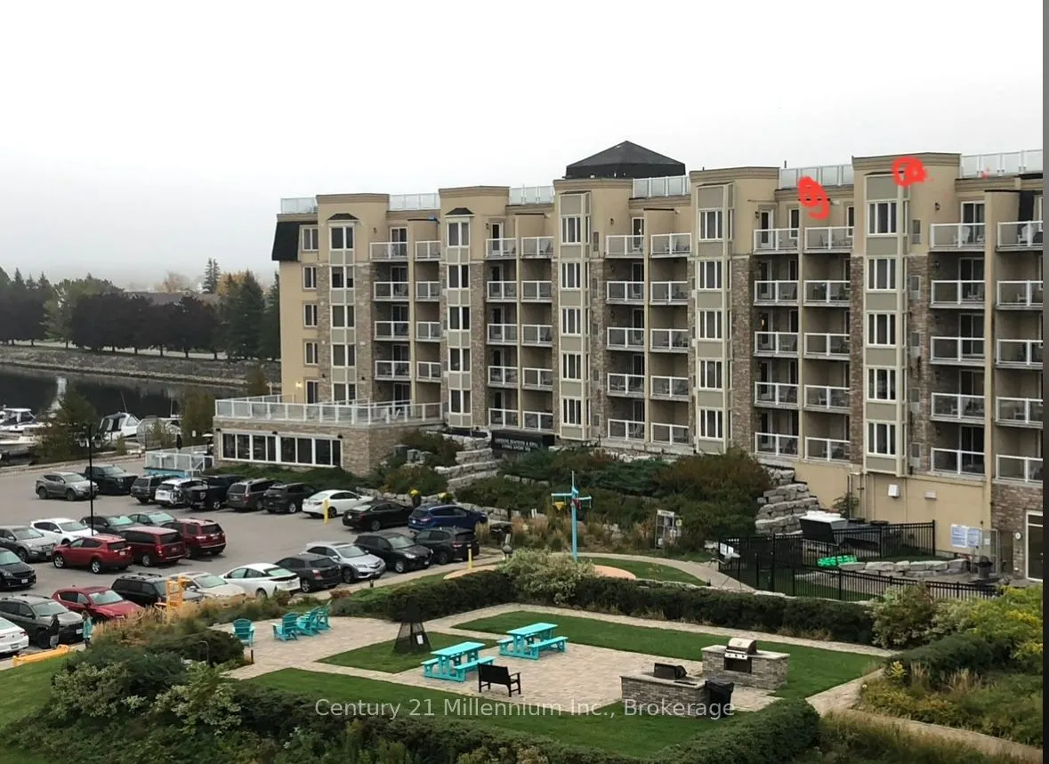 9 Harbour Street E, #6412-6414