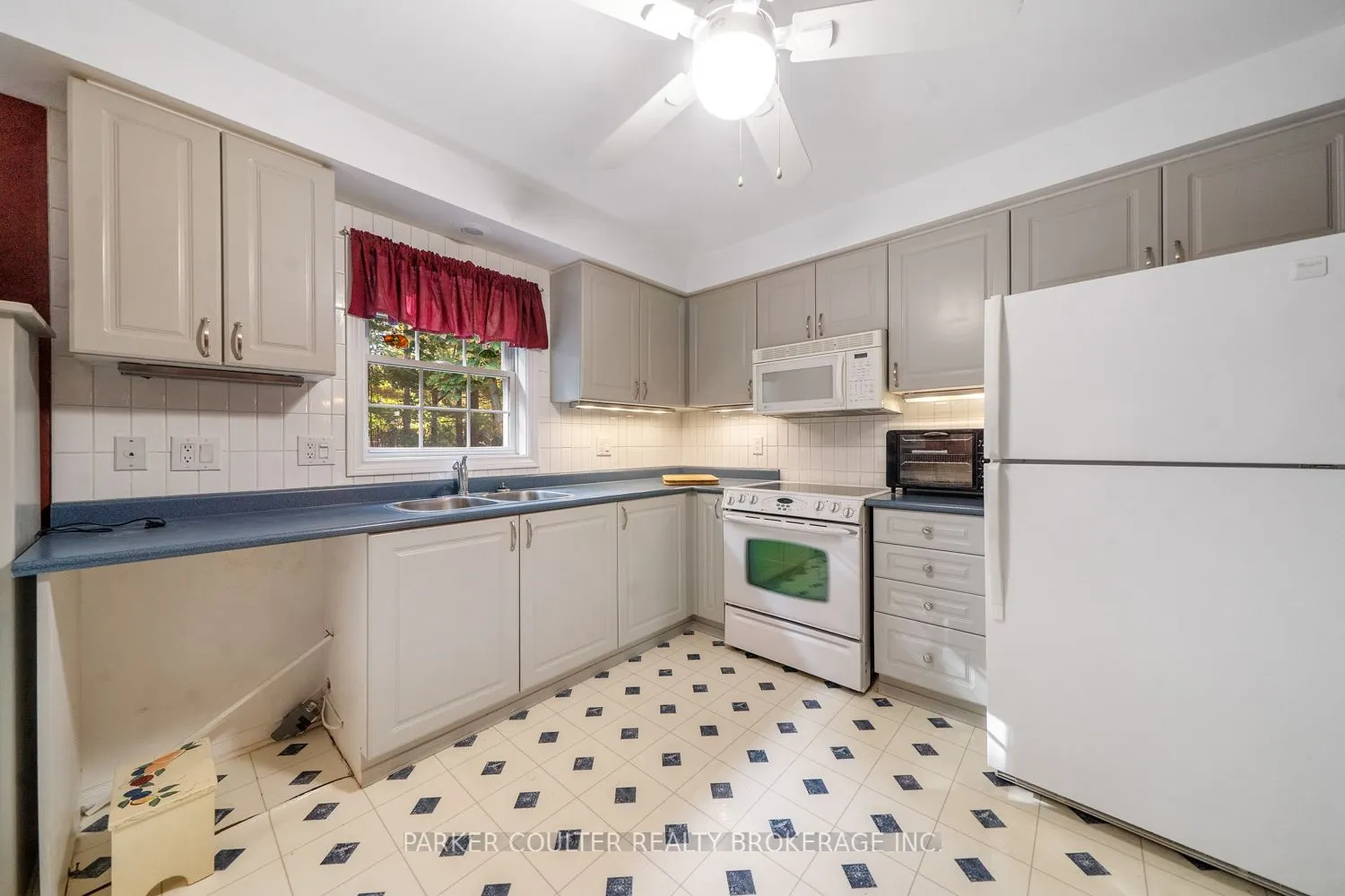 73 Timberland Crescent