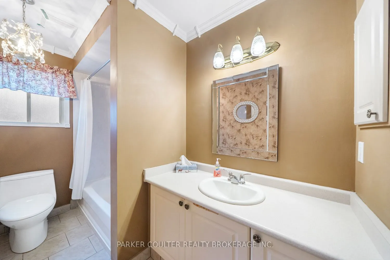 73 Timberland Crescent