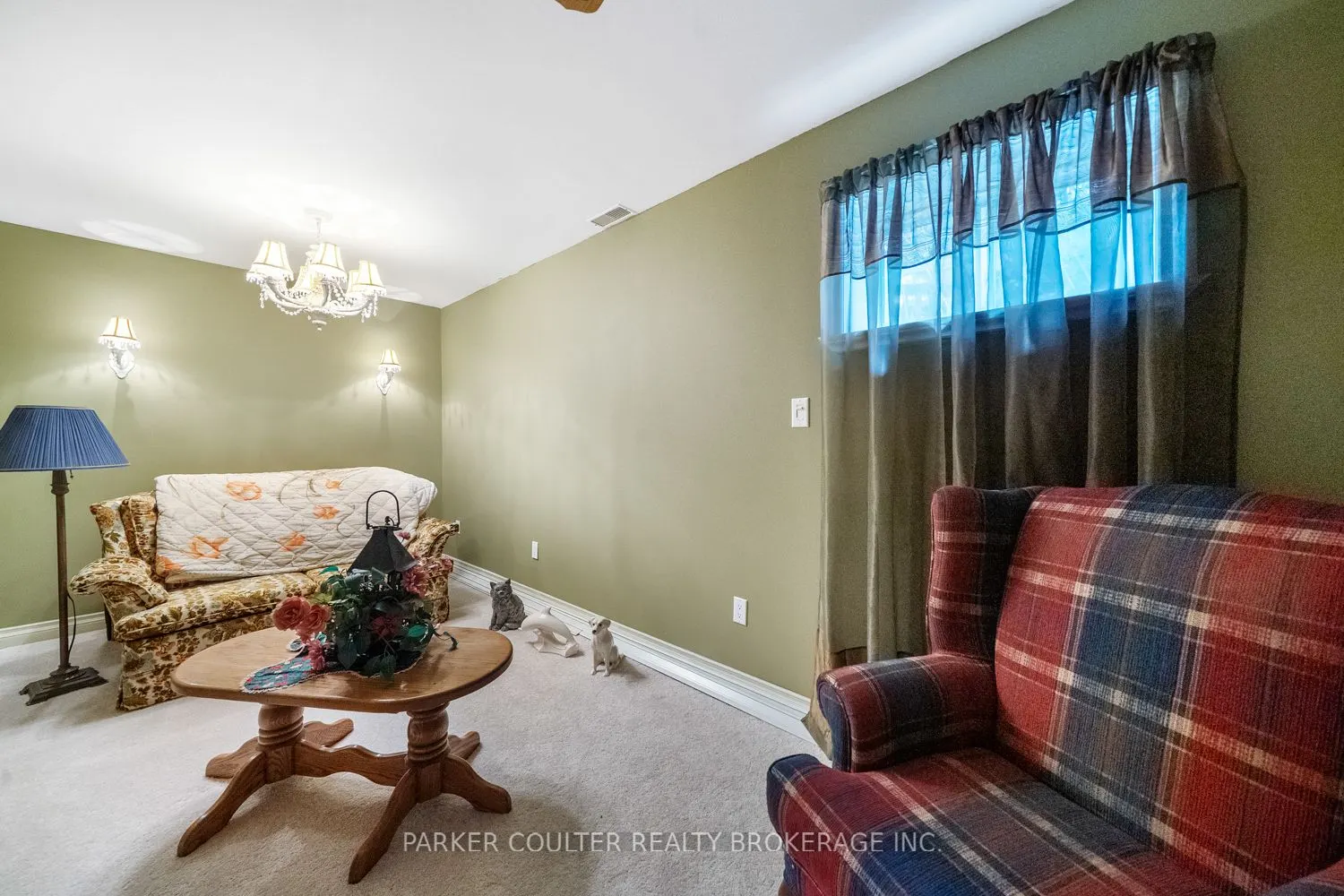 73 Timberland Crescent
