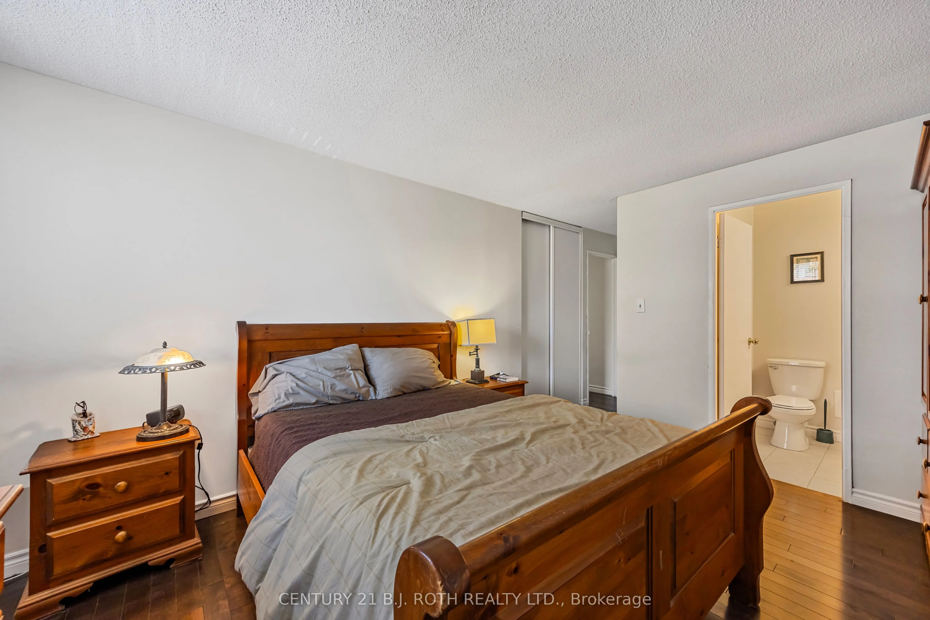 2 Albert Street, #32