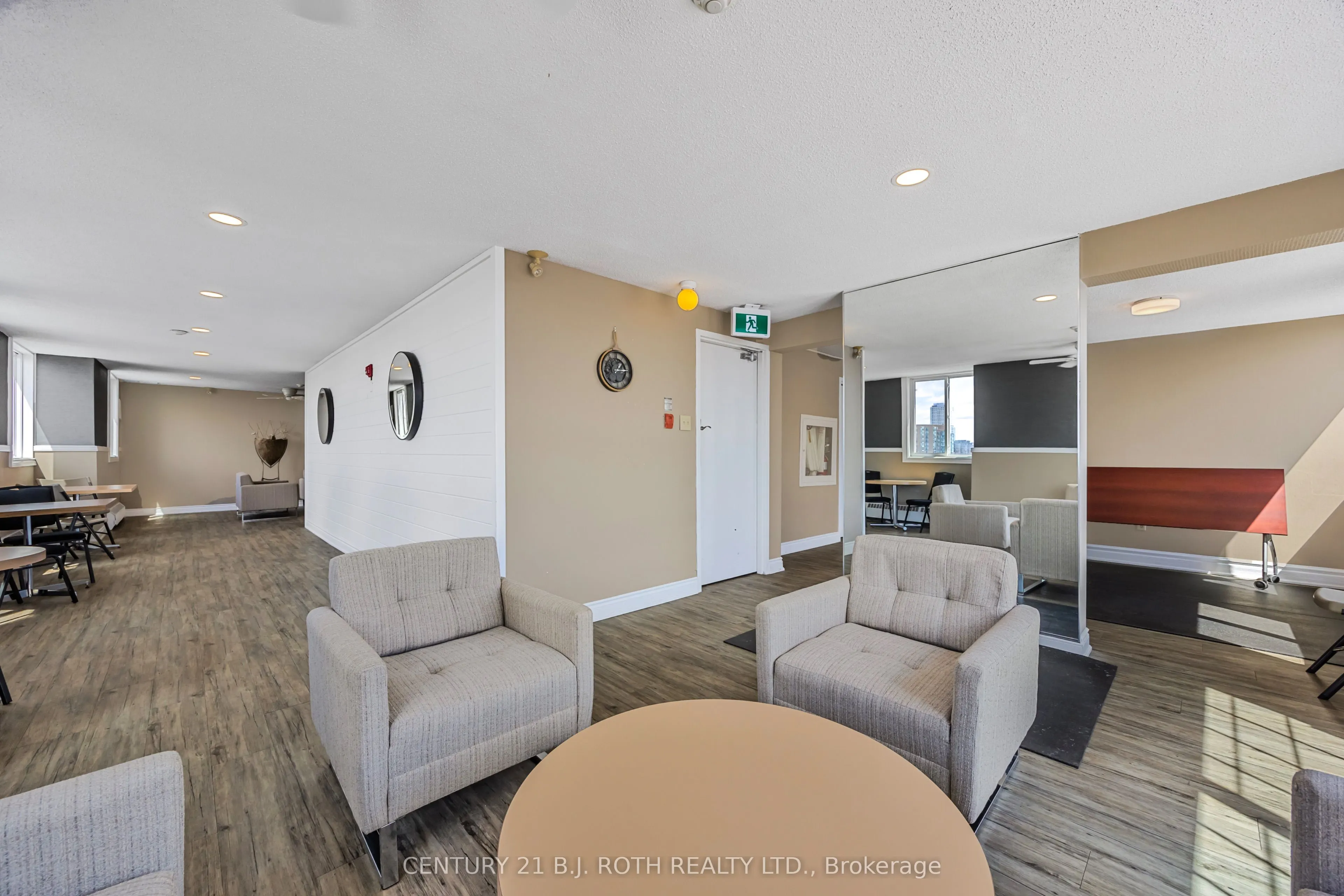 2 Albert Street, #32