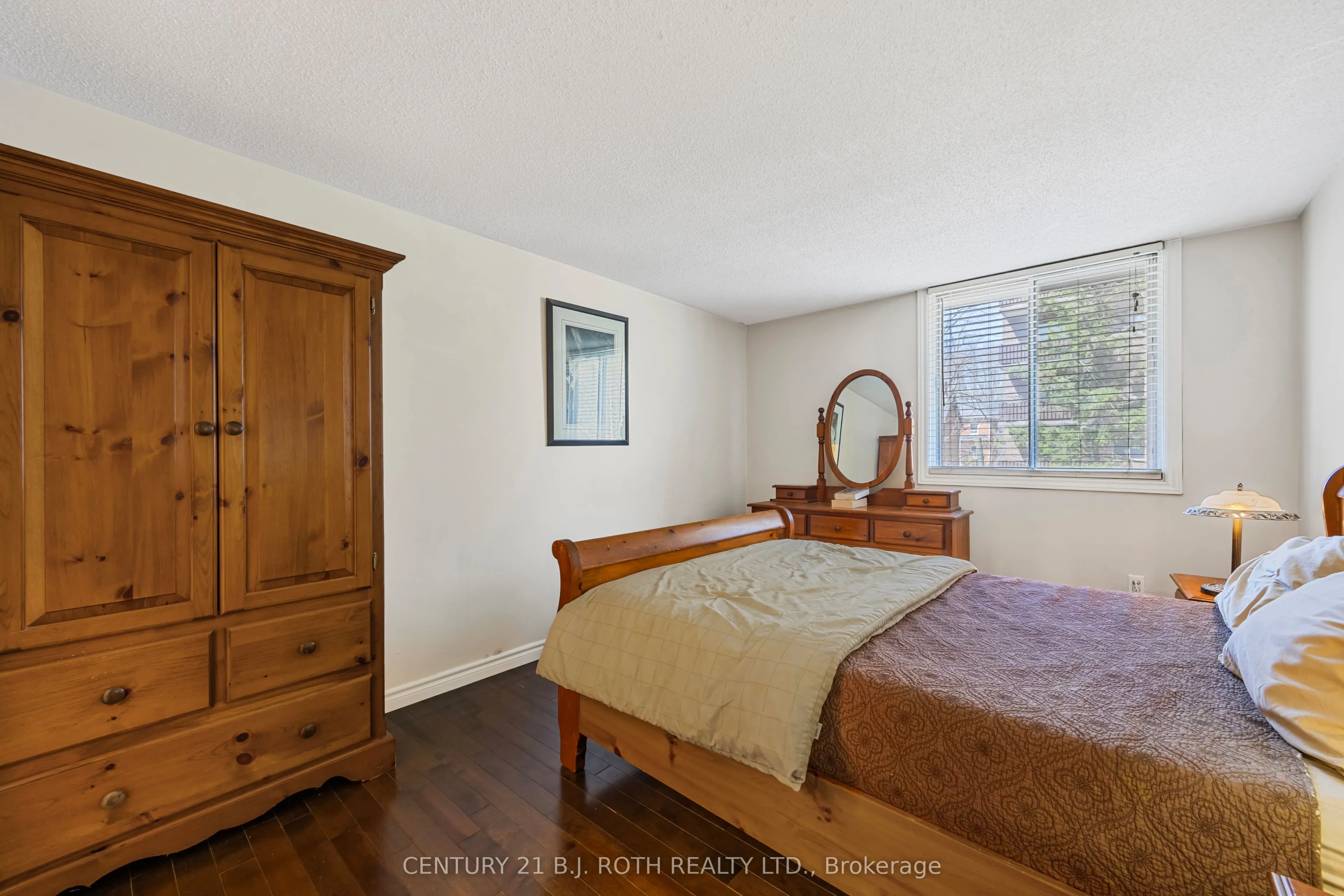 2 Albert Street, #32