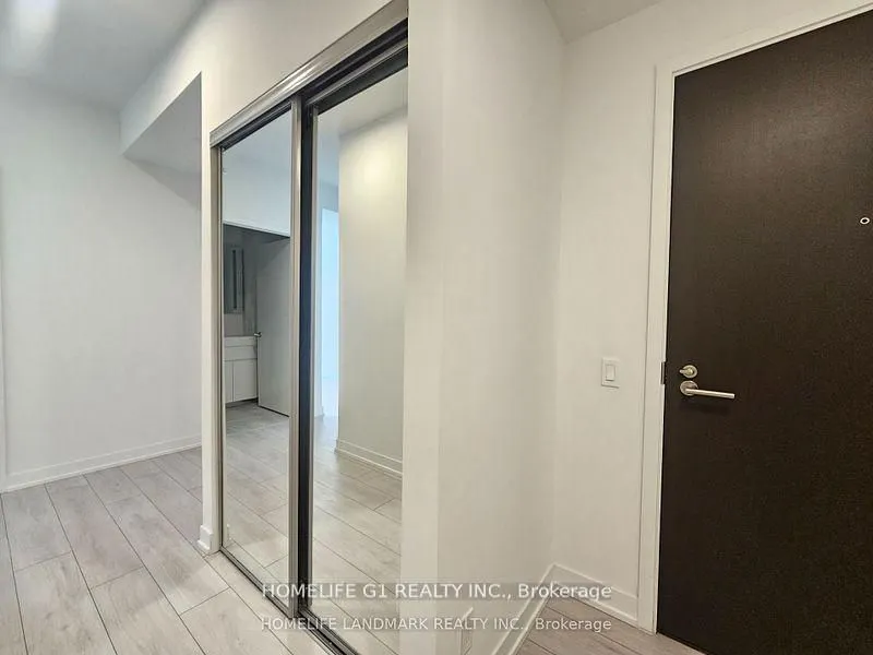39 Mary Street, #811