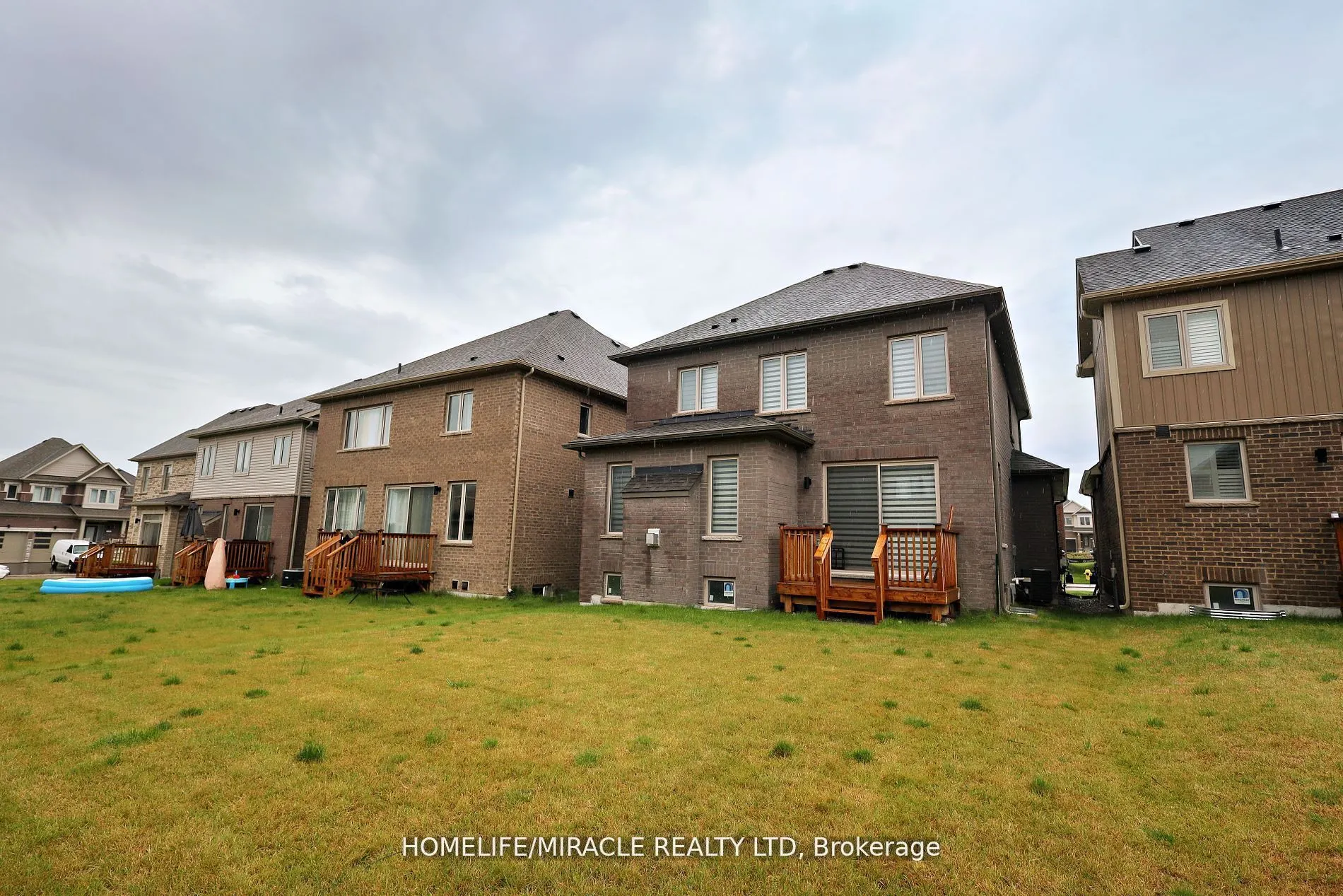 8 Copperhill Heights