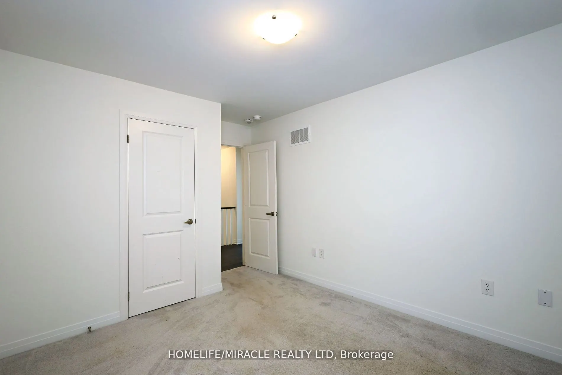 8 Copperhill Heights