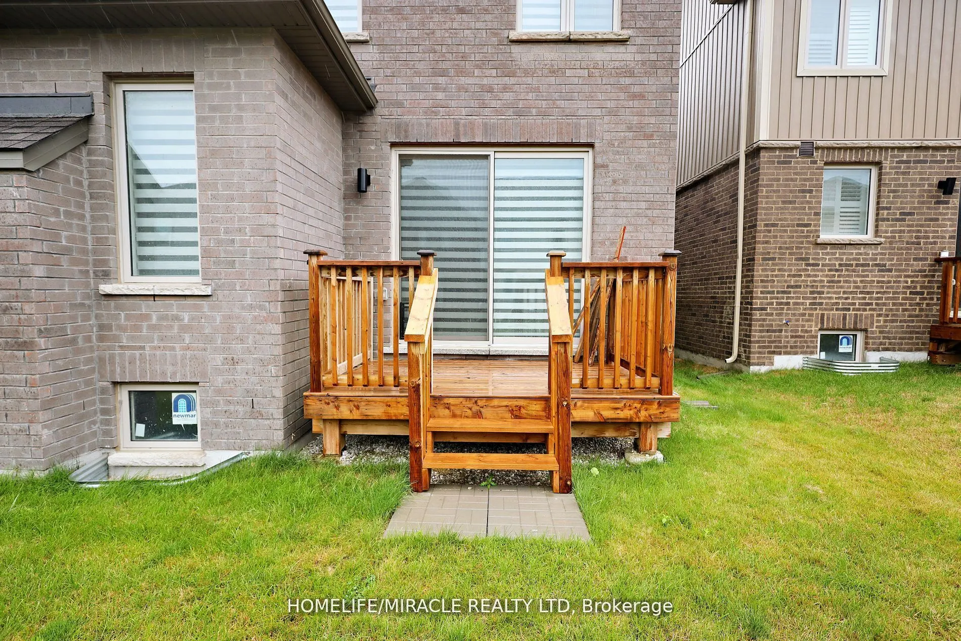 8 Copperhill Heights