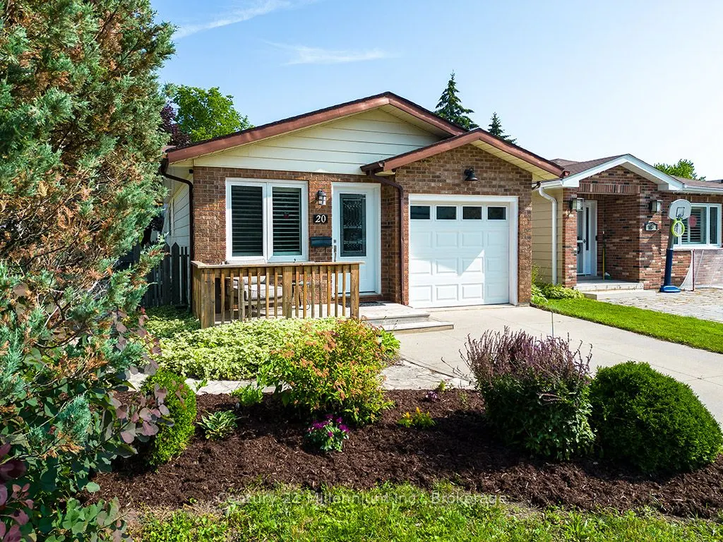 20 Leslie Drive