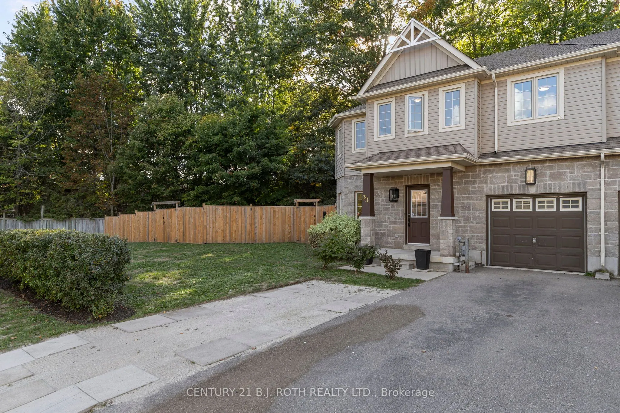 33 ARCADIA Road