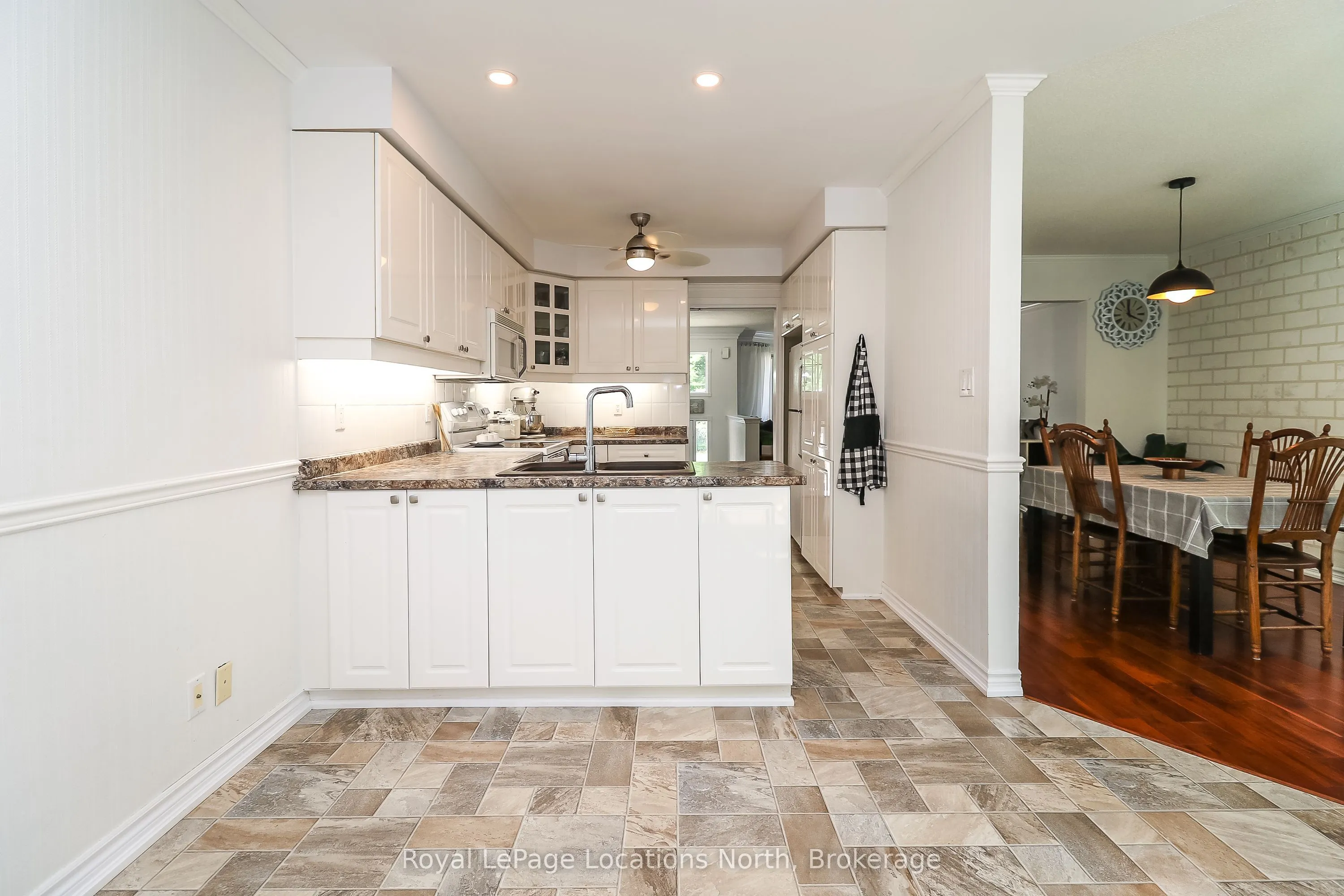 160 Fernbrook Drive