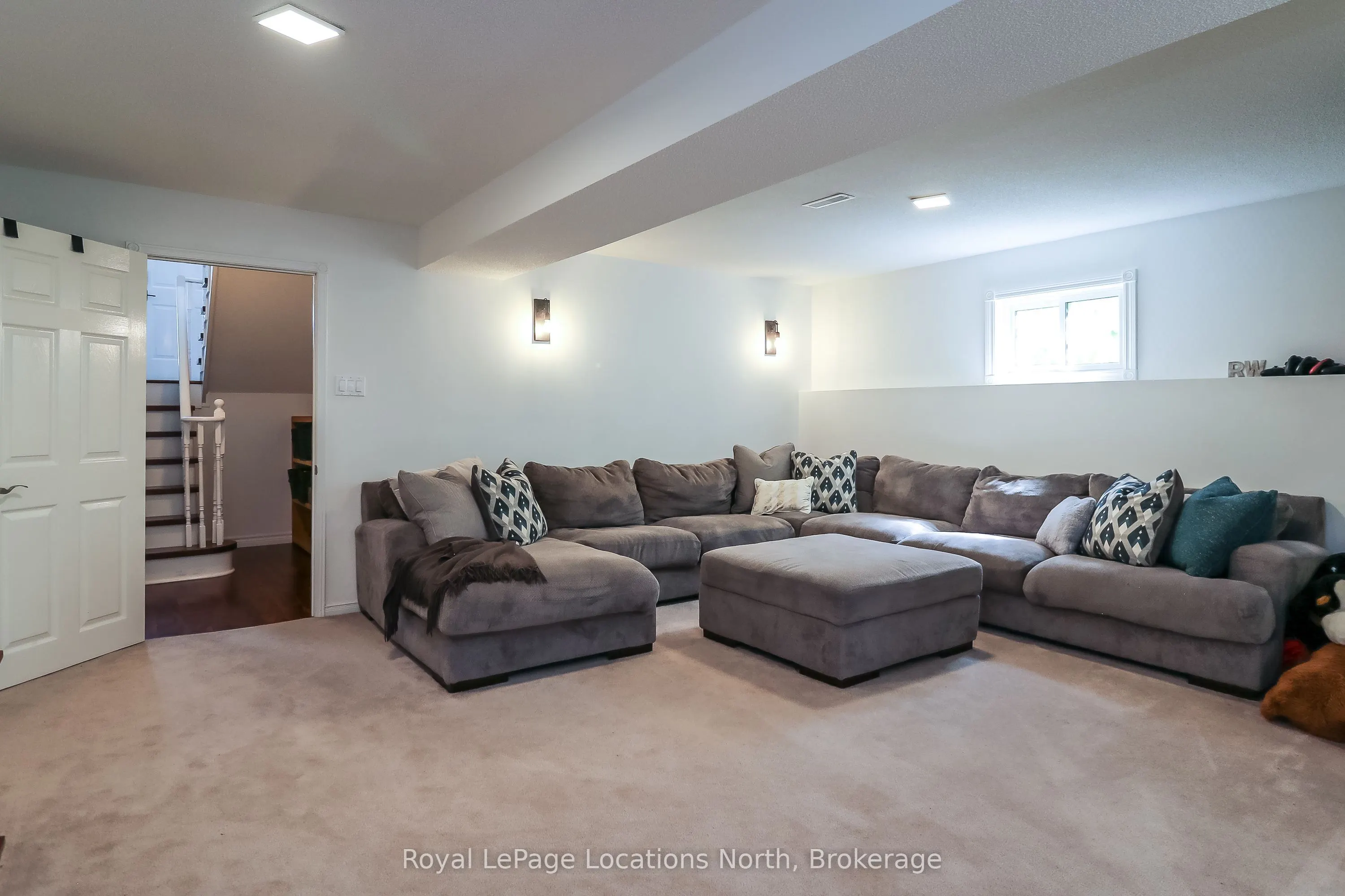 160 Fernbrook Drive