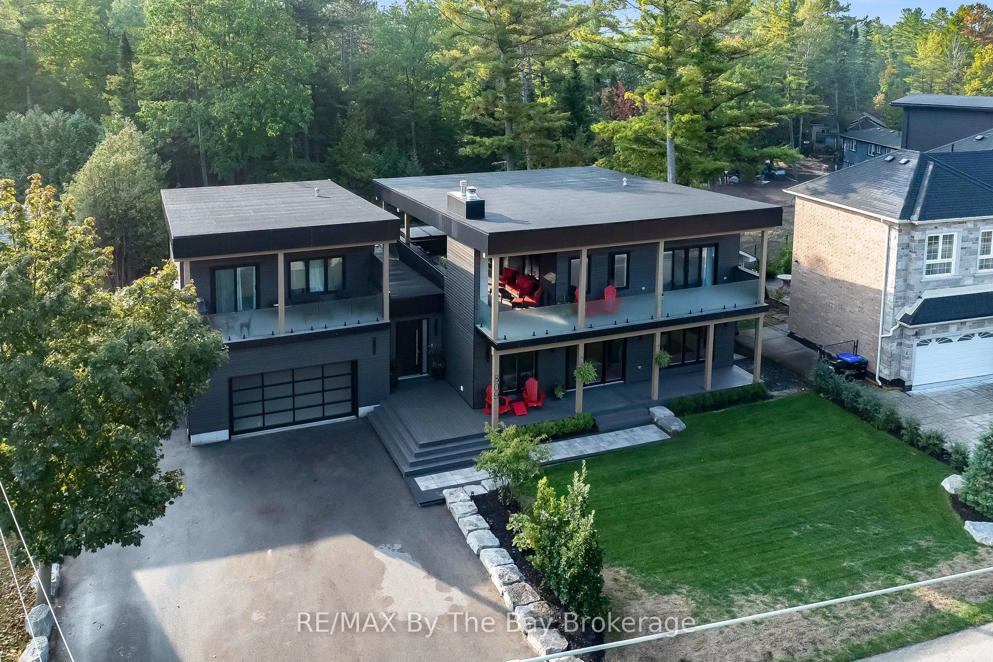 809 Eastdale Drive E