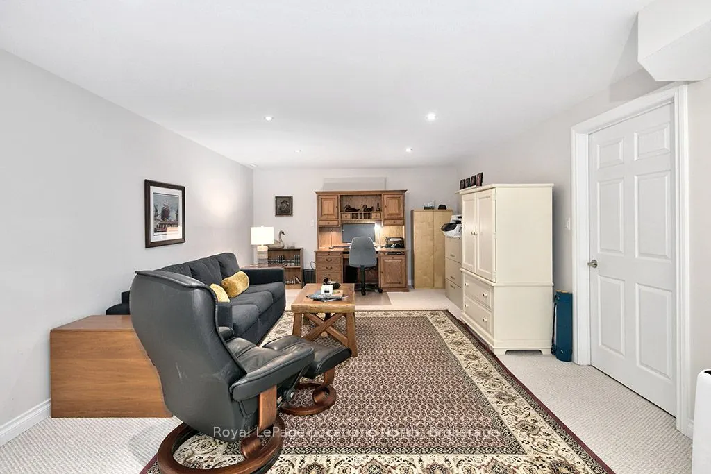 21 Waterside Lane, #21