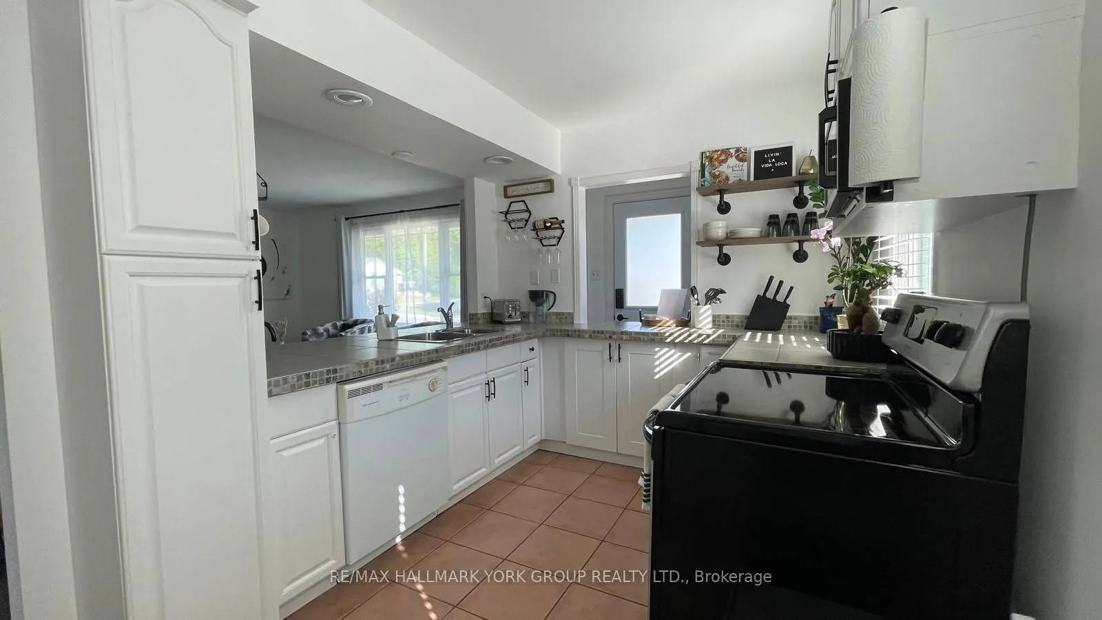 102 Gunn Street