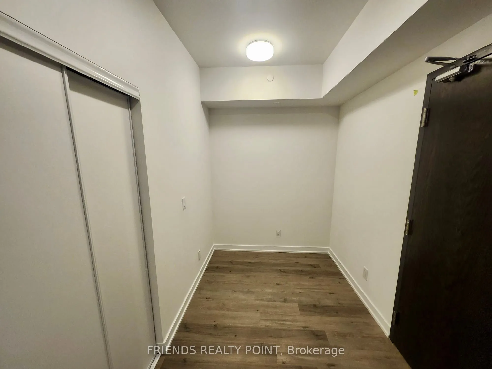 56 Lakeside Terrace, #712