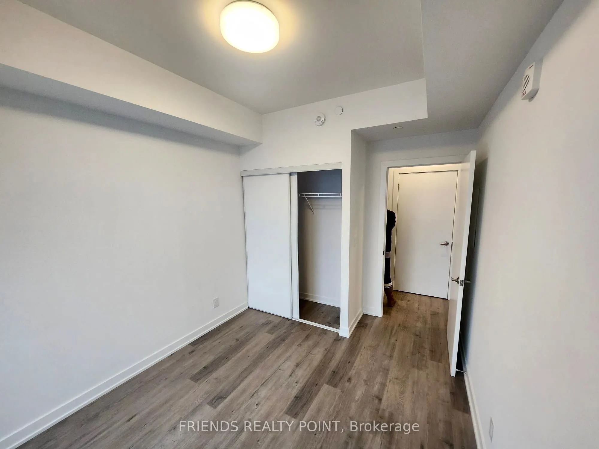 56 Lakeside Terrace, #712