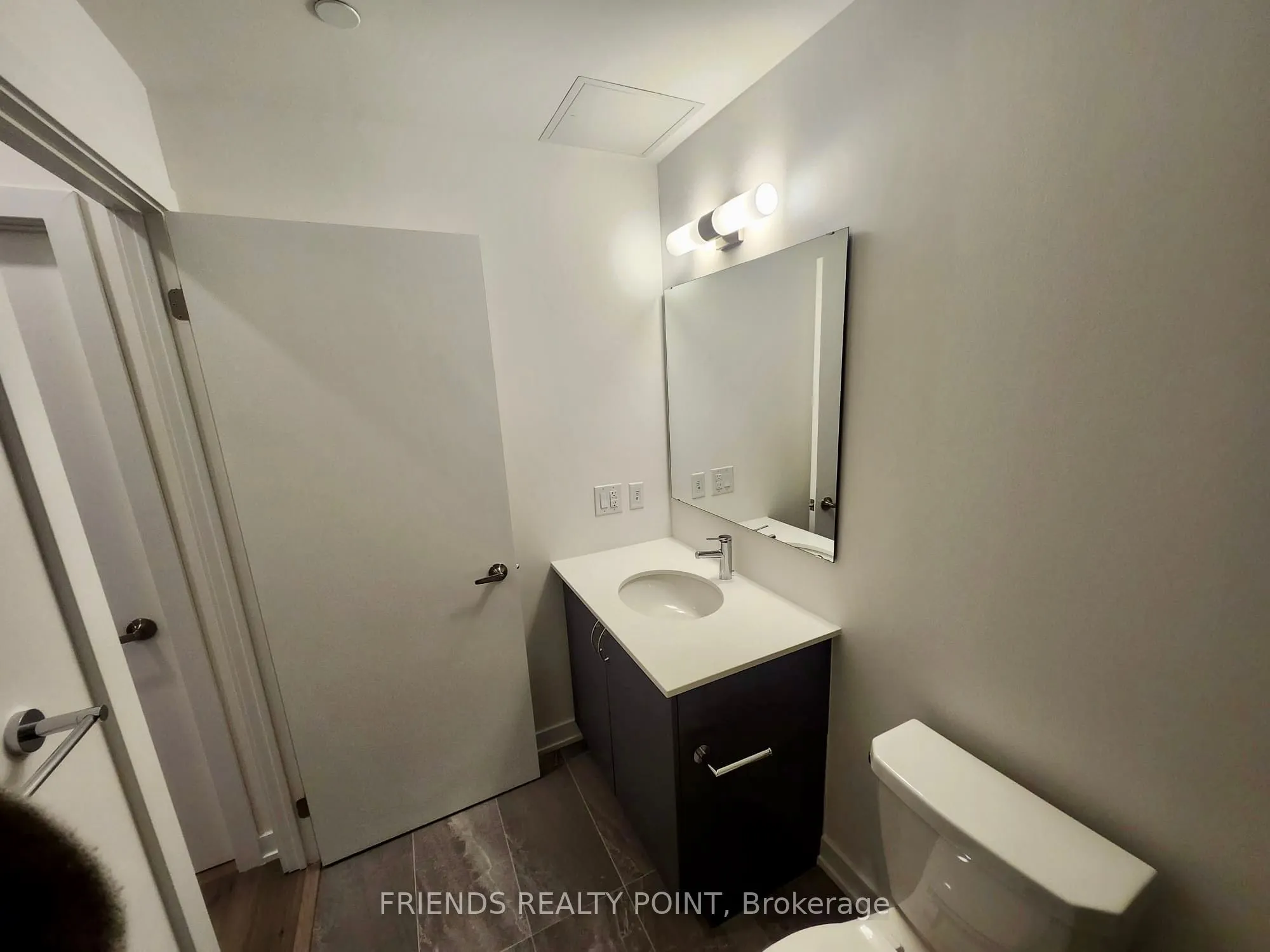 56 Lakeside Terrace, #712