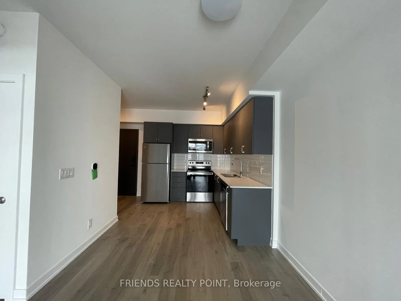 56 Lakeside Terrace, #712